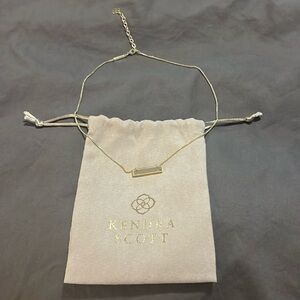 Kendra Scott necklace
